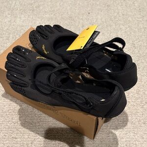 Vibram Black FiveFingers Toe Shoes
